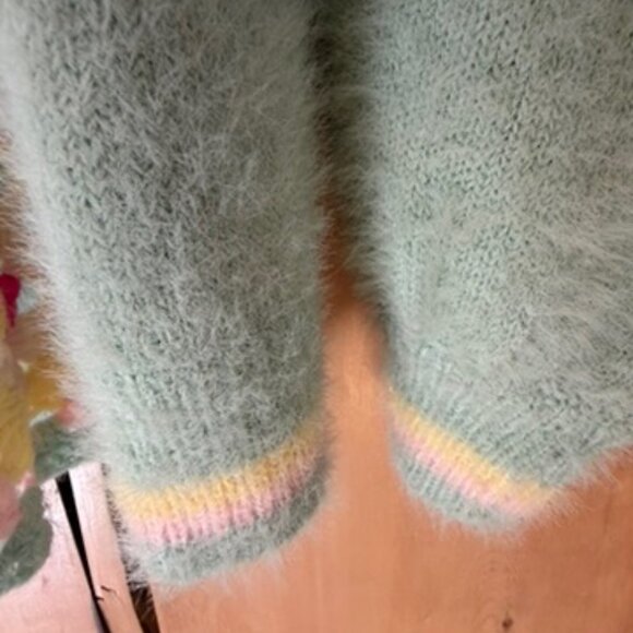 UMGEE GRANNY SQUARE FLUFFY CARDIGAN - Picture 3 of 5